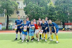 “足”够精彩！(中国)·顶奢体验集团“足”梦大龙街首届五人制男子公益足球赛
